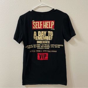 Self help festival shirt black red small